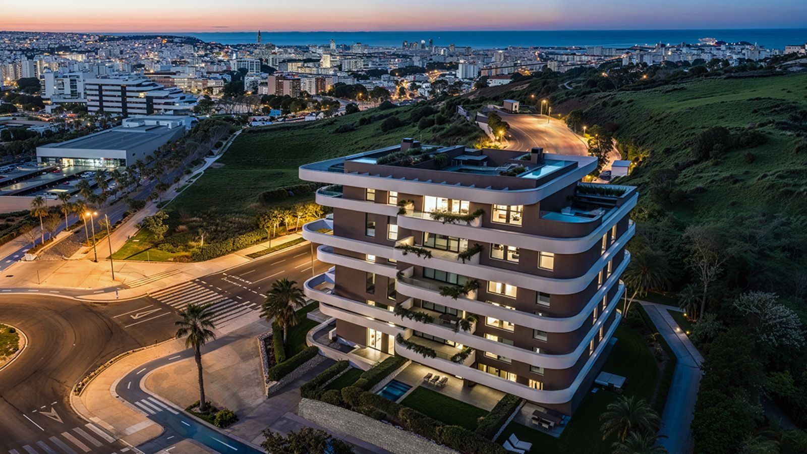 3 Bed Middle Floor Apartment in Estepona w Estepona, Apartament