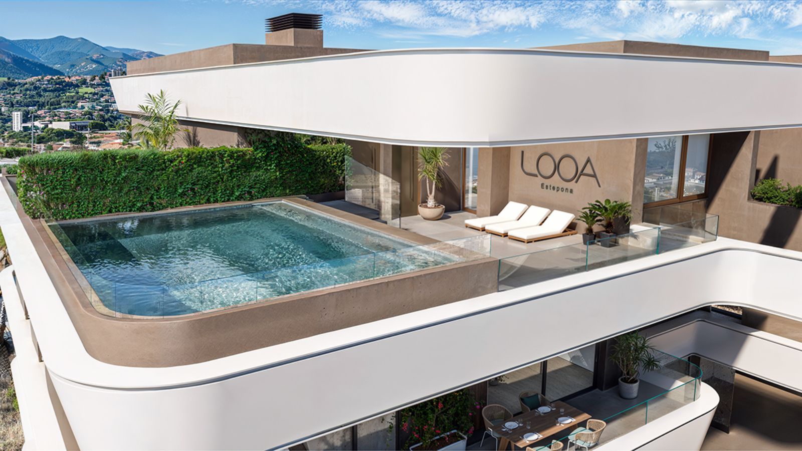 05 modern penthouse with pool and mountain view